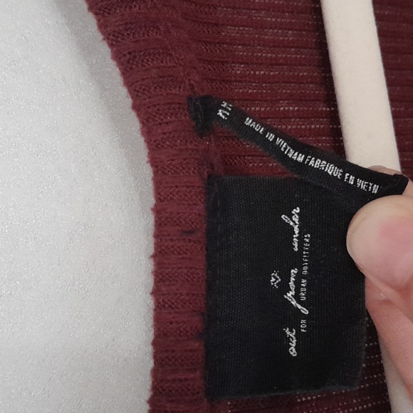 Urban Outfitters Burgundy Long Sleeve Cropped Tee Medium - Picture 4 of 4